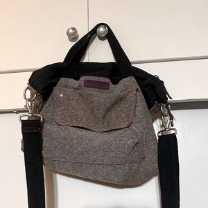Timbuk2 crossbody purse-thing. Tweed. Can change straps.